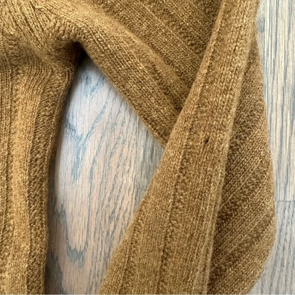 Vintage Chaus Thick Ribbed Lambswool Crew Neck Sweater in Warm Brown Medium
